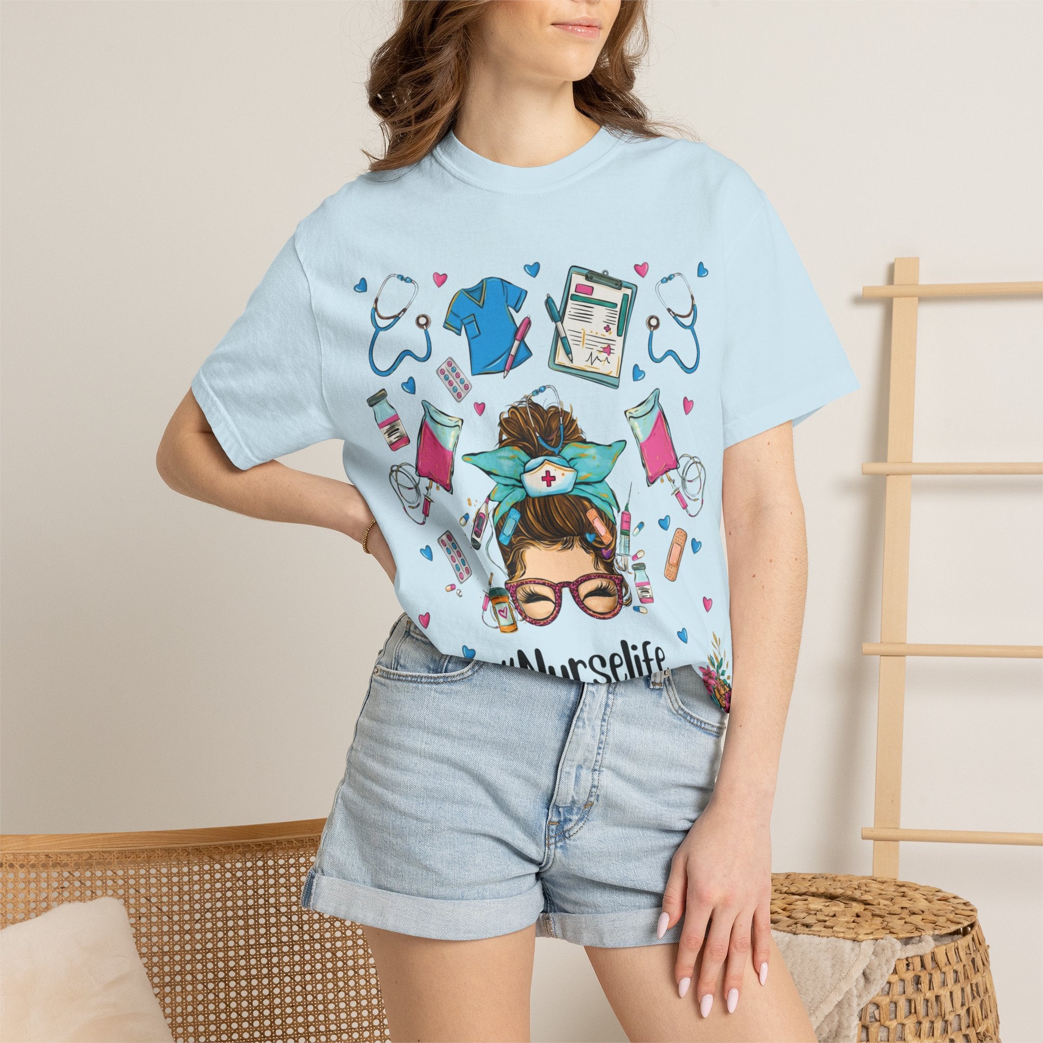 Nurse Life Graphic T-Shirt – #Nurselife Cute Medical Scrubs Design