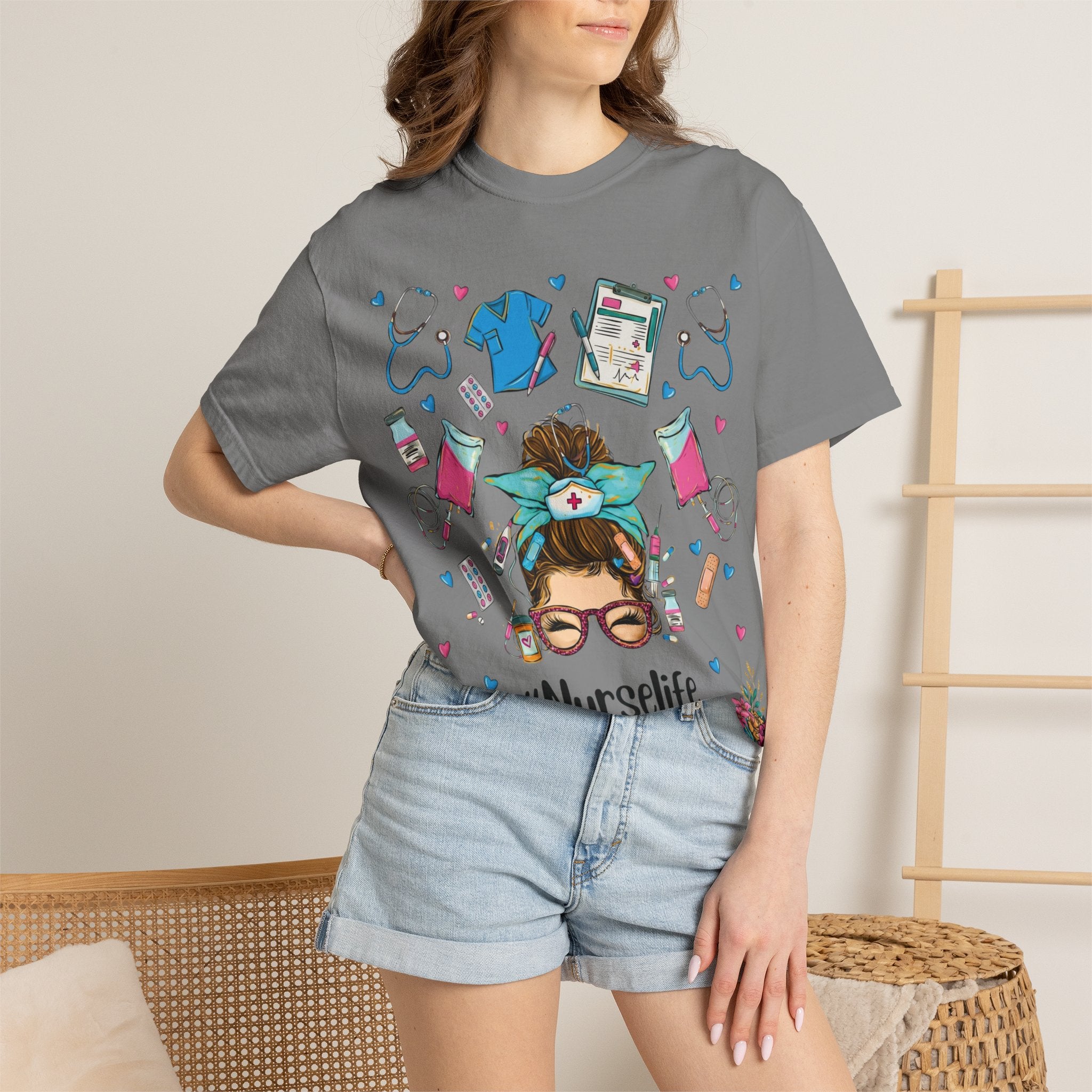 Nurse Life Graphic T-Shirt – #Nurselife Cute Medical Scrubs Design
