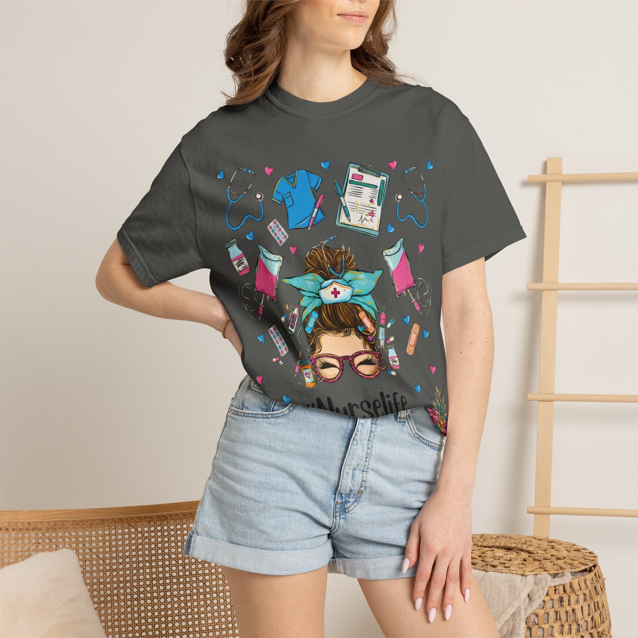 Nurse Life Graphic T-Shirt – #Nurselife Cute Medical Scrubs Design