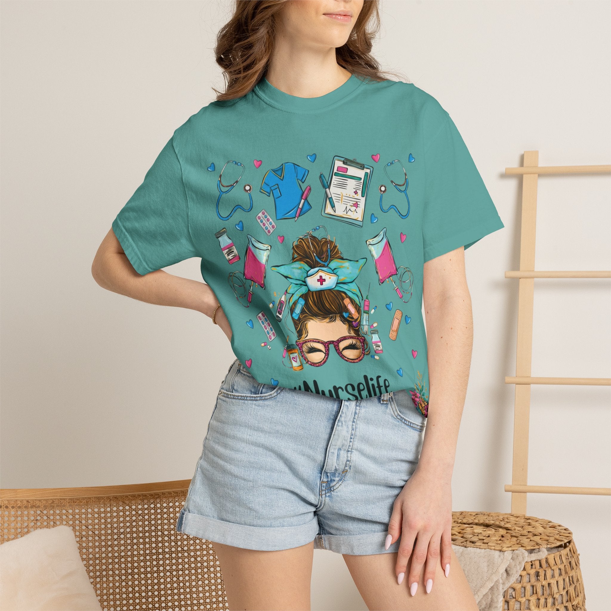 Nurse Life Graphic T-Shirt – #Nurselife Cute Medical Scrubs Design
