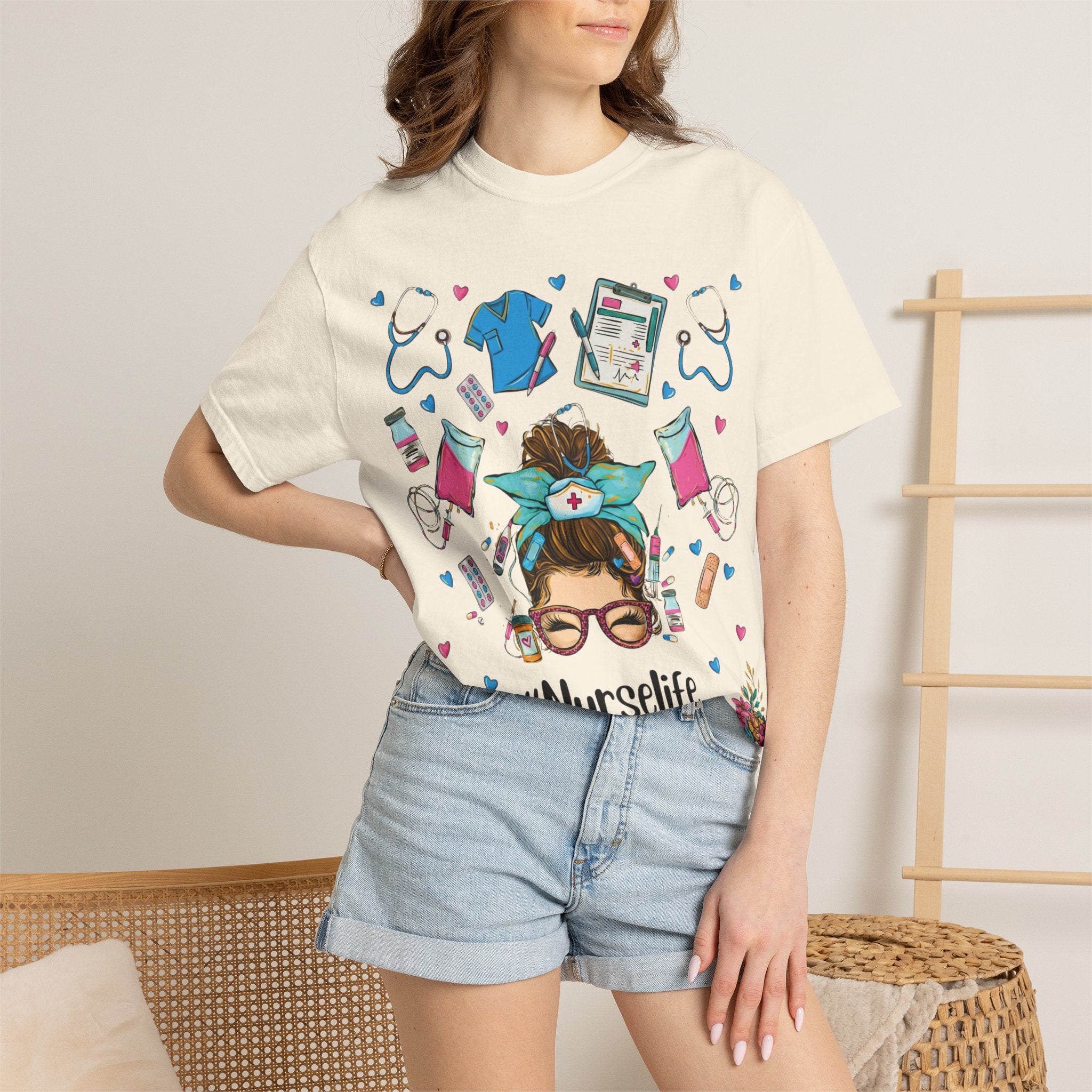 Nurse Life Graphic T-Shirt – #Nurselife Cute Medical Scrubs Design